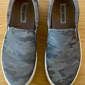 Steve Madden slip in sneakers